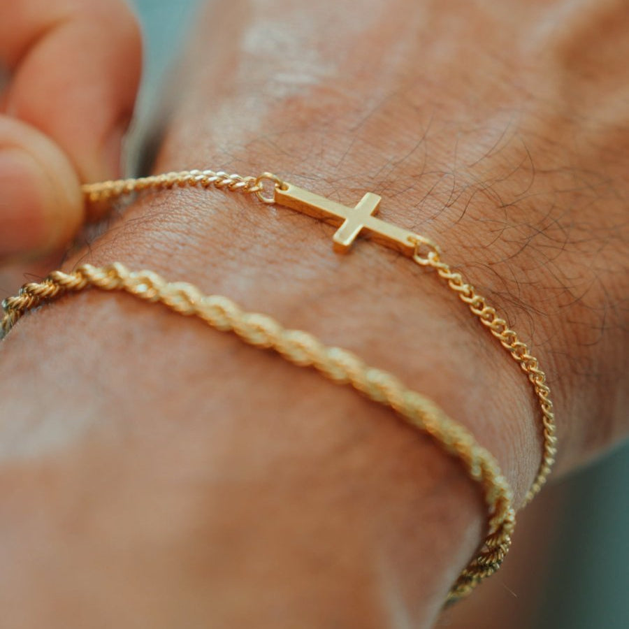 VORO® Pulsera Cruz · Oro 18K
